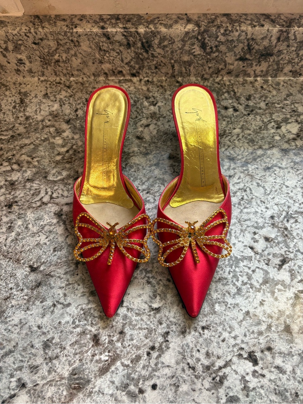 Vicini Kitten Heels Size 6
